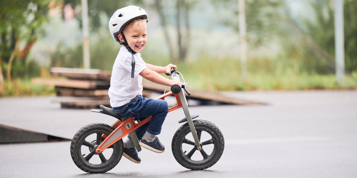 Jaki rowerek dla 2 latka wybrać? Na co zwrócić uwagę przy zakupie